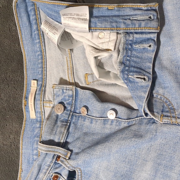 Levis Womens Wedgie Straight Crop Denim distresed Jeans size 30 High Rise Mom - Picture 6 of 9